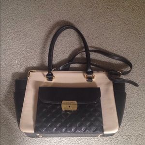 Very Gently used Anne Klein Purse